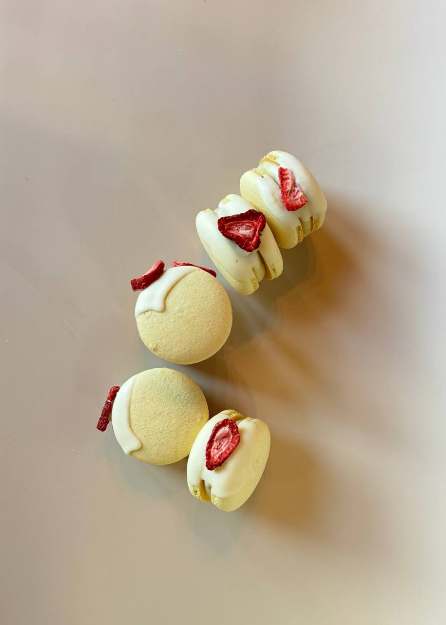 Lemon Pie Macarons